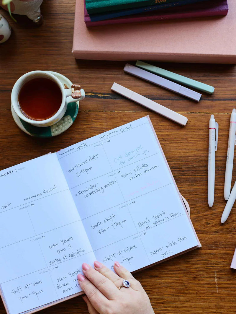 2026 Weekly Planner. Flowers