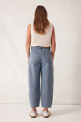 Maggie Tapered Barrel Jean - Mid Vintage Blue